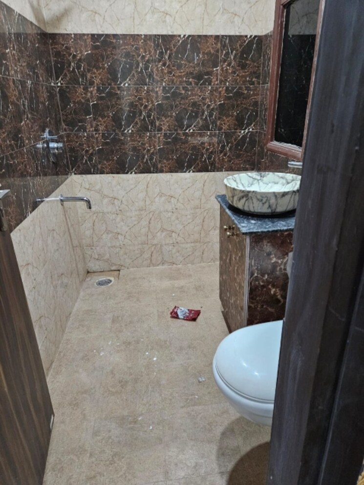Bathroom, sector 57 3 Bedroom 1800 Sq.Ft. Builder Floor In Sector 57 Gurgaon 8812217