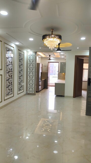 Living Room in 3 BHK Builder Floor at Fidato Honour Homes, Sector 89 – for Sale