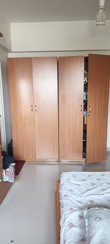Furnished Amenities in 2 BHK Apartment at K Raheja Vihar, Powai – for Rent