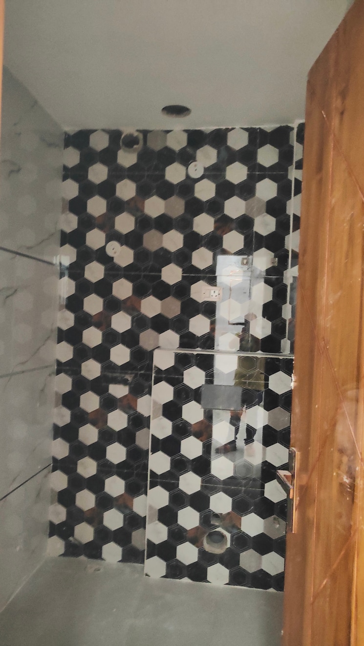 Bathroom, fidato-honour-homes 3 Bedroom 1600 Sq.Ft. Builder Floor In Sector 89 Faridabad 8812256