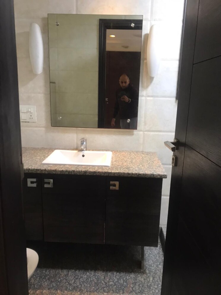 Bathroom, greater kailash i 3 Bedroom 1850 Sq.Ft. Apartment In Greater Kailash I Delhi 8812198