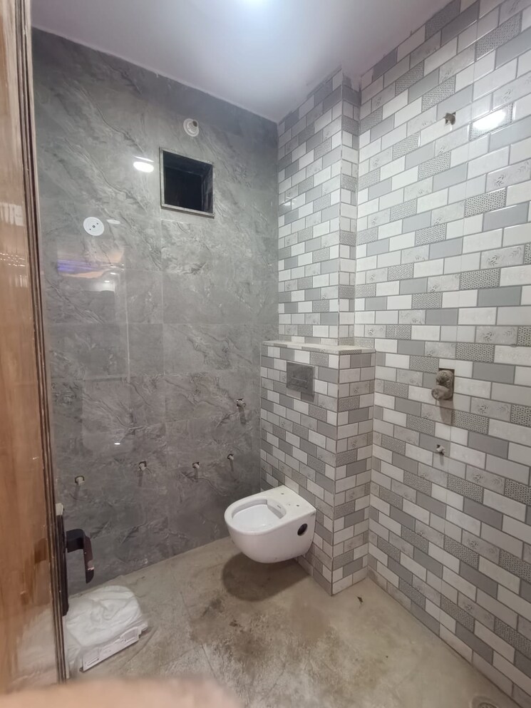 Bathroom, burari 3 Bedroom 1050 Sq.Ft. Builder Floor In Burari Delhi 8812335