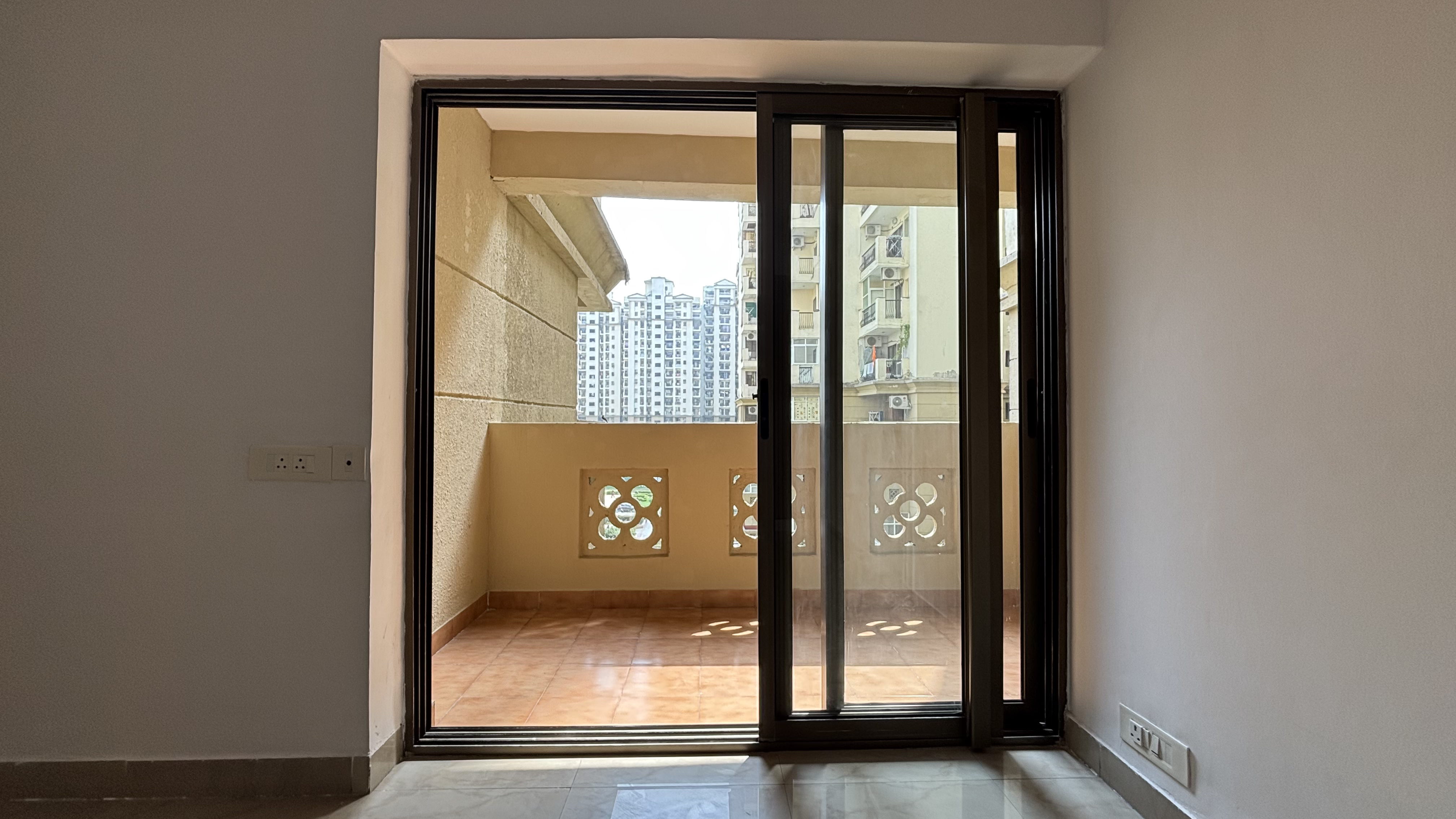 3 BHK Apartment For Sale in Eros Sampoornam