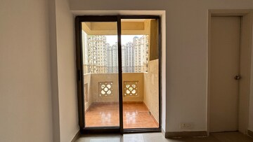 Room in 3 BHK Apartment at Eros Sampoornam, Sector 2 Greater Noida – for Sale