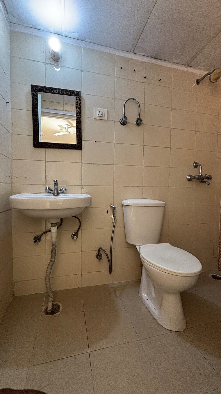 Bathroom, eros-sampoornam 3 Bedroom 1560 Sq.Ft. Apartment In Sector 2 Greater Noida Greater Noida 8812279