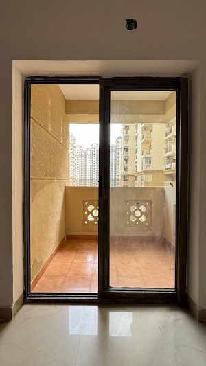 Room in 3 BHK Apartment at Eros Sampoornam, Sector 2 Greater Noida – for Sale