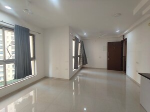 Room in 1 RK Apartment at Hiranandani Fortune City, New Panvel – for Sale