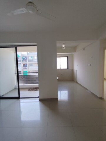 Room in 2 BHK Apartment at Chandkheda – for Rent