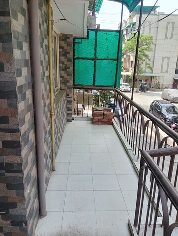 Balcony in 1.5 BHK Apartment at Arawali Apartments, Sector 52 – for Rent