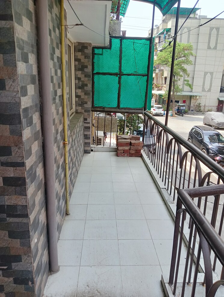 Balcony, arawali-apartments 1.5 Bedroom 600 Sq.Ft. Apartment In Sector 52 Noida 8812304