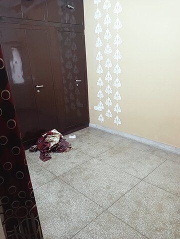 Parking in 1.5 BHK Apartment at Arawali Apartments, Sector 52 – for Rent