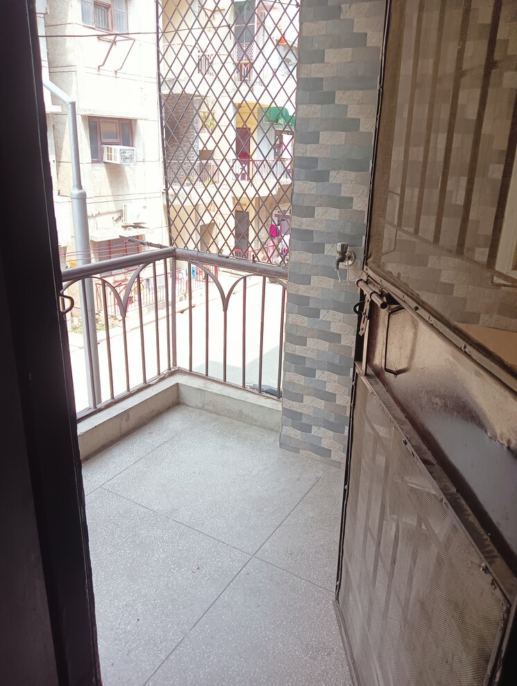 Balcony, arawali-apartments 1.5 Bedroom 600 Sq.Ft. Apartment In Sector 52 Noida 8812304