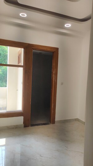 Room in 3.5 BHK Builder Floor at Fidato Honour Homes, Sector 89 – for Sale