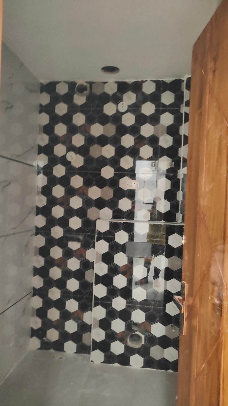 Bathroom, fidato-honour-homes 3.5 Bedroom 1100 Sq.Ft. Builder Floor In Sector 89 Faridabad 8812321