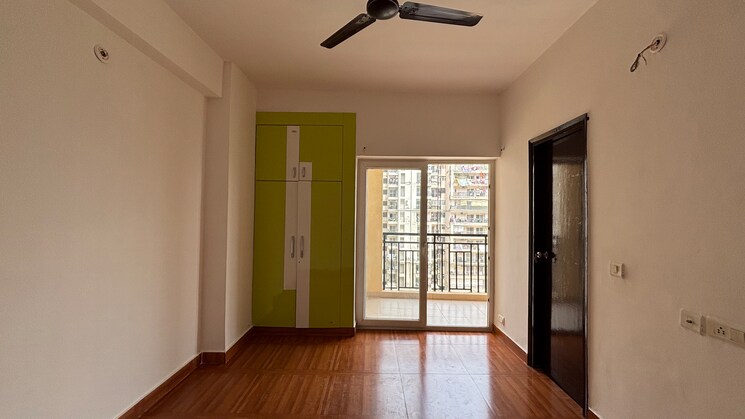 Room, galaxy-north-avenue-ll 2.5 Bedroom 1175 Sq.Ft. Apartment In Gaur City 2 Greater Noida 8812420