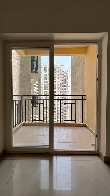 Room in 2.5 BHK Apartment at Galaxy North Avenue ll, Gaur City 2 – for Sale