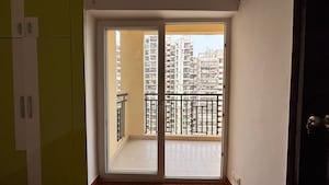 Room in 2.5 BHK Apartment at Galaxy North Avenue ll, Gaur City 2 – for Sale