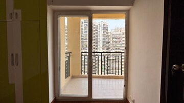Room in 2.5 BHK Apartment at Galaxy North Avenue ll, Gaur City 2 – for Sale