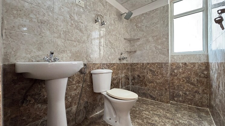Bathroom, galaxy-north-avenue-ll 2.5 Bedroom 1175 Sq.Ft. Apartment In Gaur City 2 Greater Noida 8812420