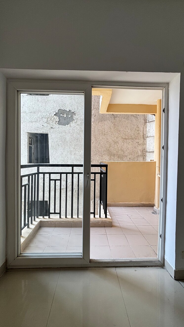 Room, galaxy-north-avenue-ll 2.5 Bedroom 1175 Sq.Ft. Apartment In Gaur City 2 Greater Noida 8812420