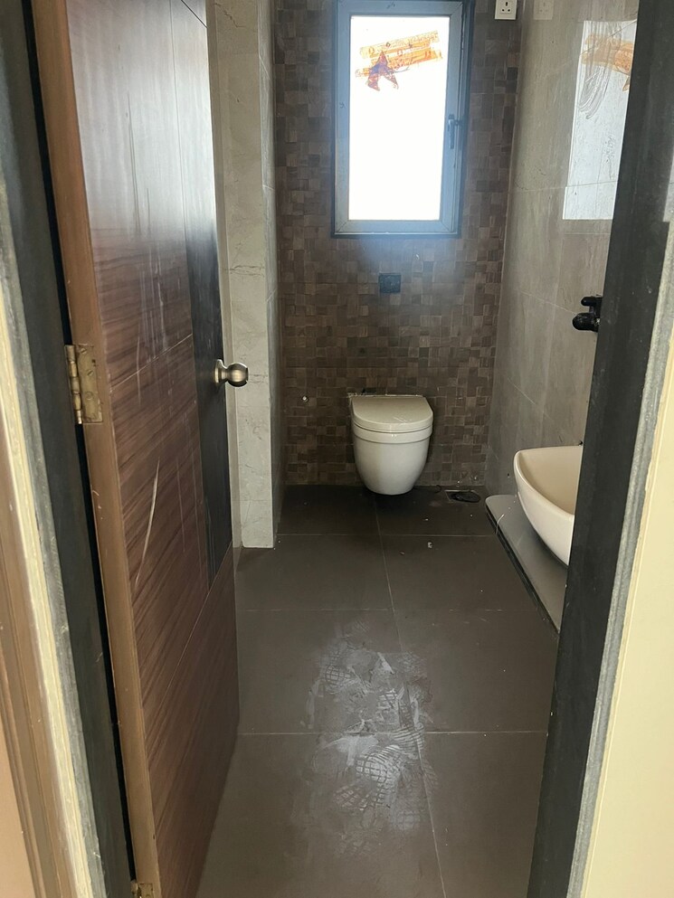 Bathroom, raheja-interface-heights 2 Bedroom 806 Sq.Ft. Apartment In Malad West Mumbai 8812347