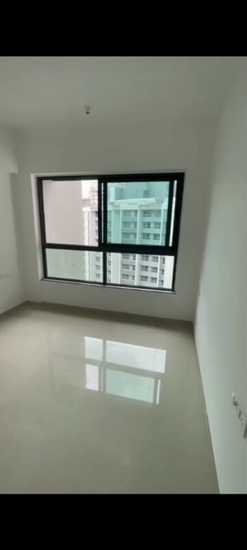 Room in 2 BHK Apartment at Kalpataru Immensa, Kolshet Road – for Sale