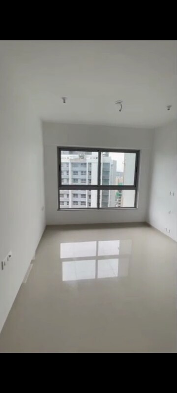 Room in 2 BHK Apartment at Kalpataru Immensa, Kolshet Road – for Sale