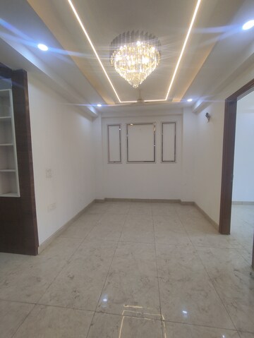 Living Room in 2 BHK Builder Floor at Sector 73 – for Sale