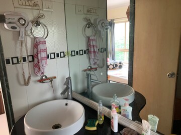 Master Bedroom in 2 BHK Apartment at Zinnia CHS, Powai – for Rent