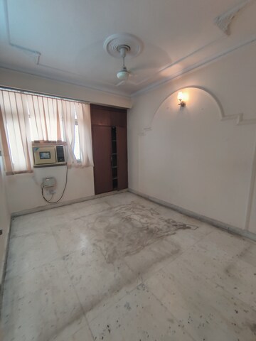 Room in 2 BHK Apartment at Gaurs Galaxy, Vaishali Sector 5 – for Rent