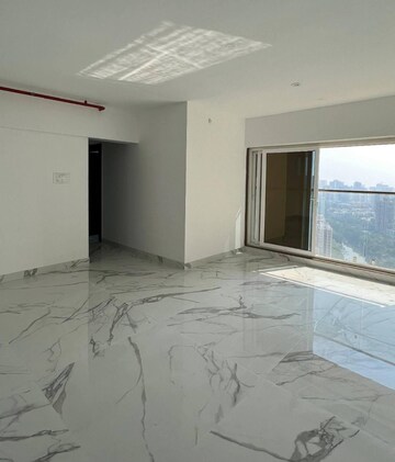Room in 4 BHK Apartment at Ahuja Towers, Prabhadevi – for Rent