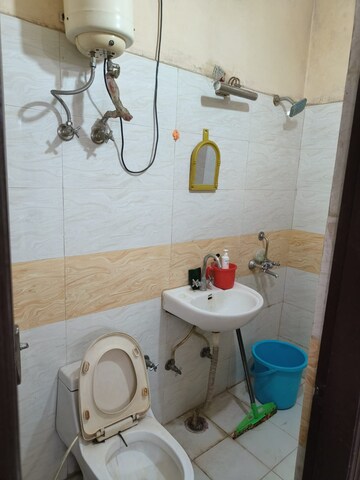 Attached Bathroom in 1 RK Builder Floor at Shyam Park Extension – for Rent