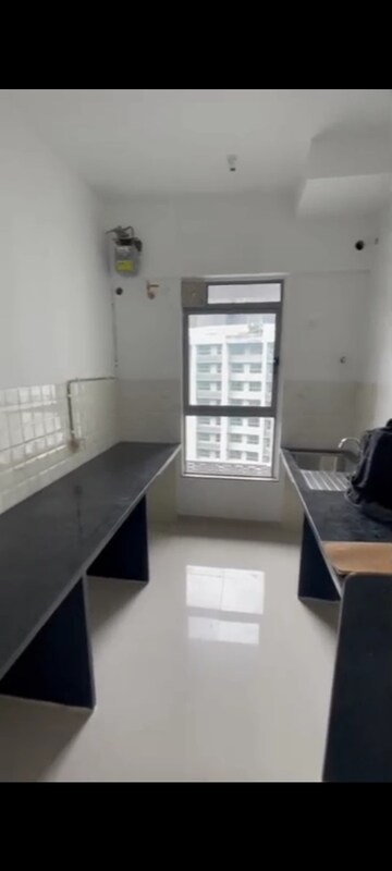 Master Bedroom in 2 BHK Apartment at Kalpataru Immensa, Kolshet Road – for Rent