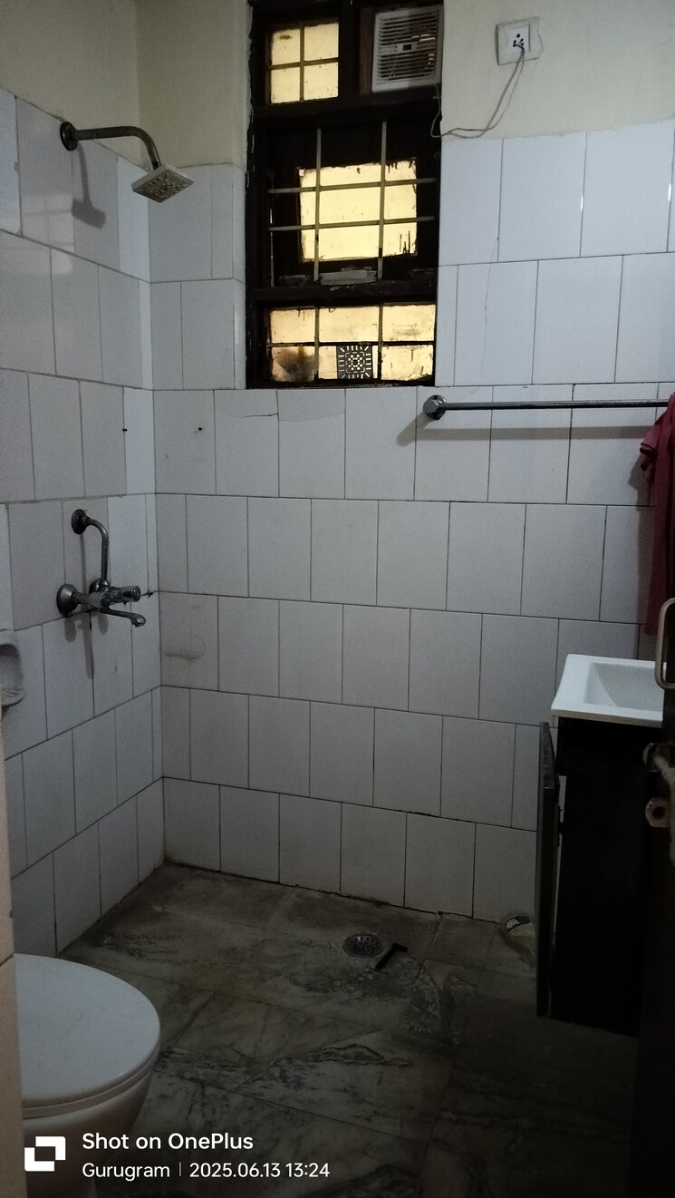 Bathroom, aravali-view-rail-vihar 2 Bedroom 1125 Sq.Ft. Apartment In Sector 56 Gurgaon 8812496