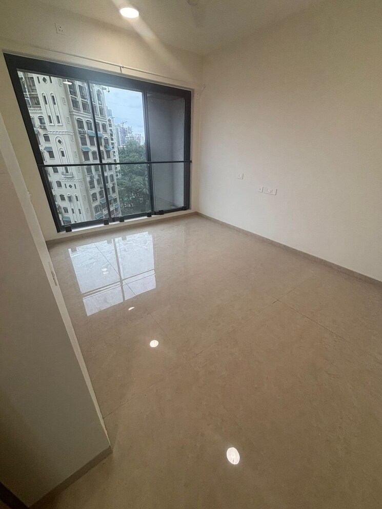Room, dosti-eastern-bay 2 Bedroom 666 Sq.Ft. Apartment In Wadala Mumbai 8812644