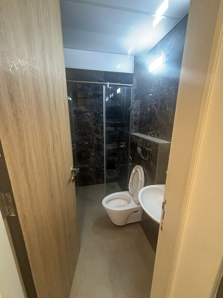 Bathroom, dosti-eastern-bay 2 Bedroom 666 Sq.Ft. Apartment In Wadala Mumbai 8812644