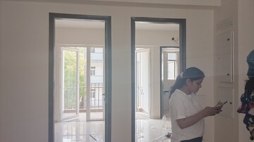 Room in 2.5 BHK Apartment at Smart World Gems, Sector 89 – for Rent