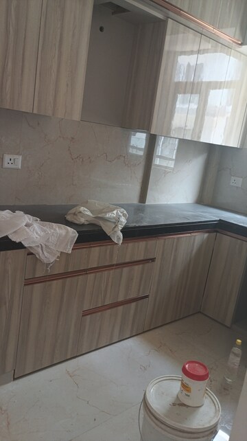 Bathroom in 2.5 BHK Apartment at Smart World Gems, Sector 89 – for Rent