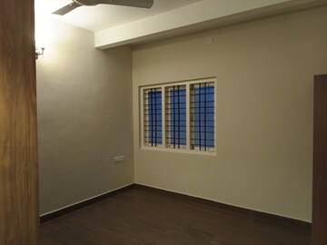 Room in 4 BHK Apartment at Rmv 2nd Stage – for Rent