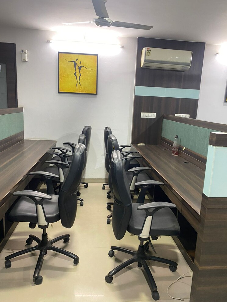 Team Area, sola road Commercial Office Space 1700 Sq.Ft. In Sola Road Ahmedabad 8812660