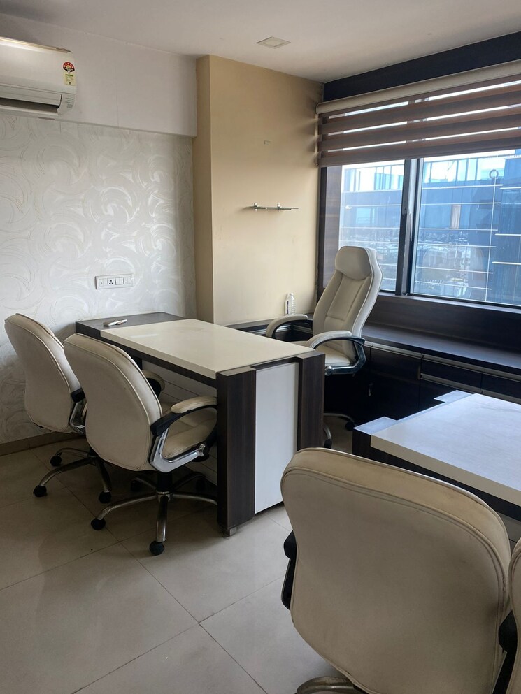 Team Area, sola road Commercial Office Space 1700 Sq.Ft. In Sola Road Ahmedabad 8812660