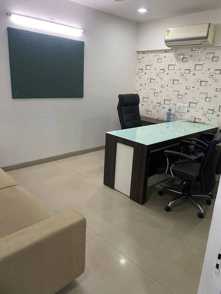 Team Area, sola road Commercial Office Space 1700 Sq.Ft. In Sola Road Ahmedabad 8812660