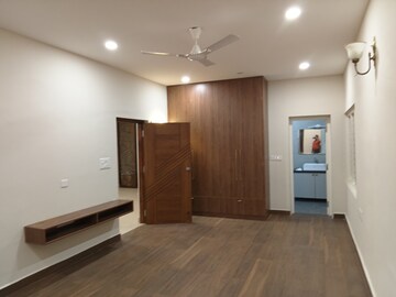 Room in 4 BHK Apartment at Rmv 2nd Stage – for Rent