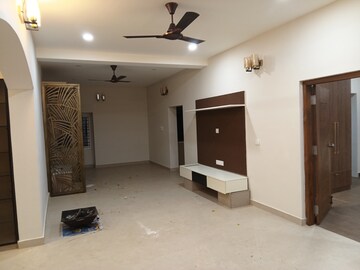Room in 4 BHK Apartment at Rmv 2nd Stage – for Rent