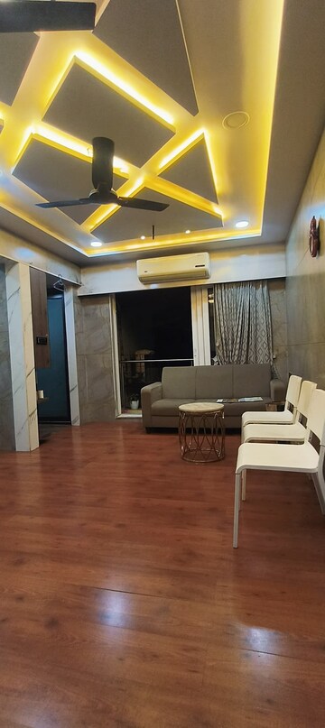 Living Room in 1 BHK Apartment at Santacruz West – for Rent