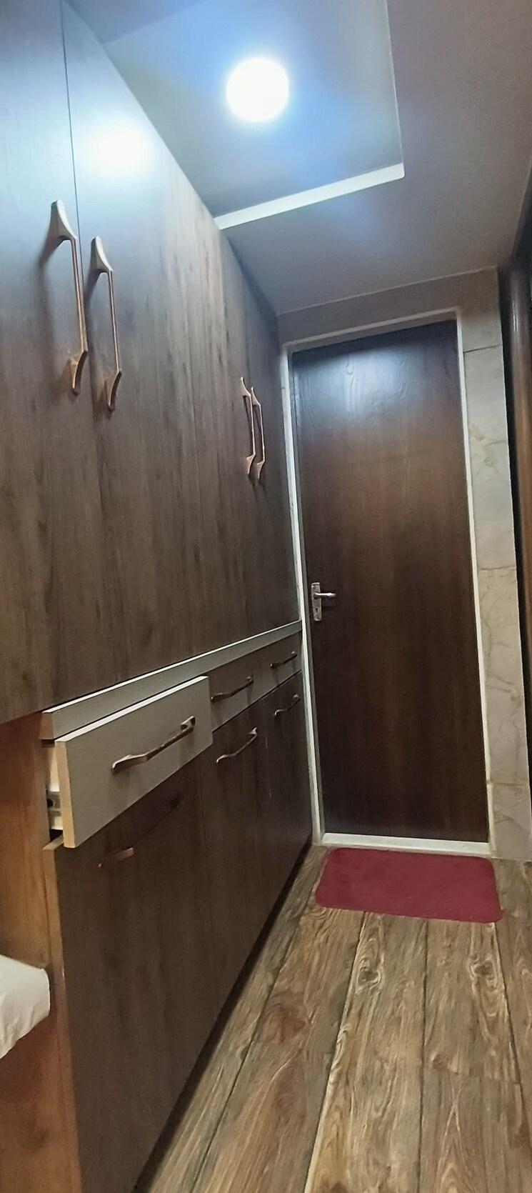 Room, santacruz west 1 Bedroom 550 Sq.Ft. Apartment In Santacruz West Mumbai 8812679