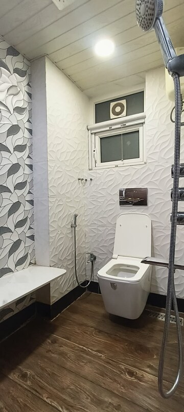 Bathroom in 1 BHK Apartment at Santacruz West – for Rent