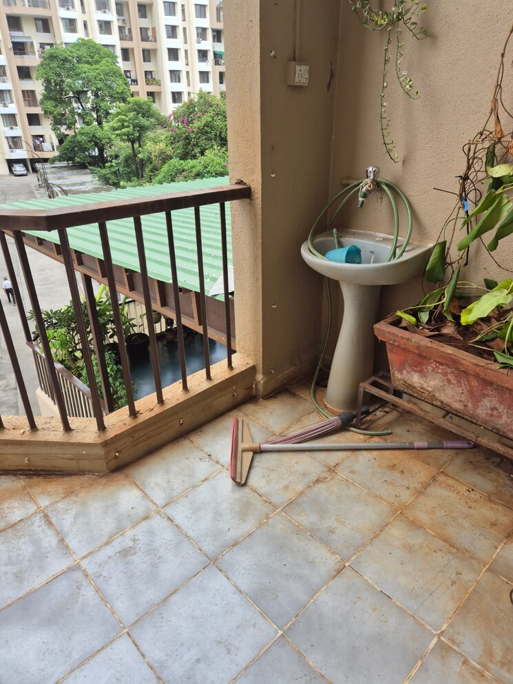 Balcony, ganga-satellite 3.5 Bedroom 1500 Sq.Ft. Apartment In Wanwadi Pune 8812648