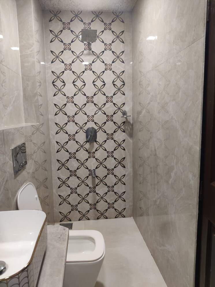 Bathroom, bandra west 2 Bedroom 750 Sq.Ft. Apartment In Bandra West Mumbai 8812720