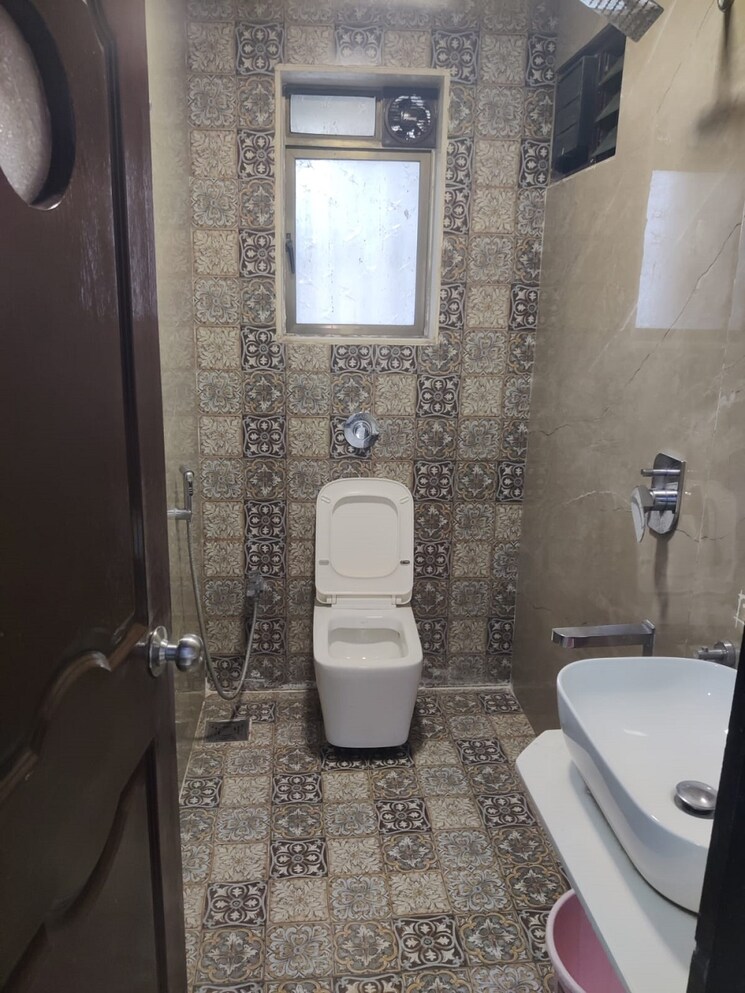 Bathroom, bandra west 2 Bedroom 750 Sq.Ft. Apartment In Bandra West Mumbai 8812720